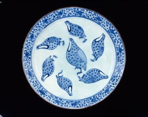 Partridge Dish, Iran, Safavid-kausi, 1700-luku (kivitahna, sininen lasituksen alla)