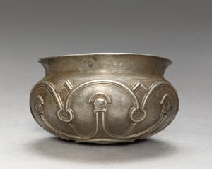 Pre-Achaemenid kulho, noin 6. vuosisadalla eKr. (hopea) tekijältä Persian School