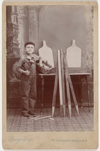 Puusepän apulaisen muotokuva,c. 1900 (kuva) tekijältä Peter Dingeldey
