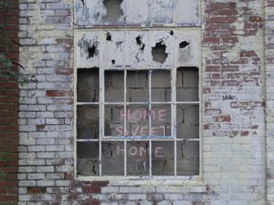 NEWCASTLE HOME-SWEET-HOME, 2016, (KUVA) tekijältä Peter McClure