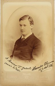 Säveltäjä Alexander Glazunovin muotokuva 1865-1936, 1886. tekijältä Petersburg . Photo studio Alfred Lorens