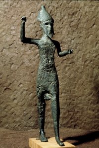 Foinikia: pronssinen jumalahahmo. Löytää merestä lähellä Selinuntea (Selinonte), Sisiliassa. 14-13-luvulla eKr. Palermo, kansallinen arkeologinen museo