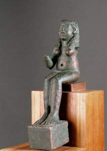 Foinikialainen taide: Astarten jumaluus. Pronssiveistos 7. vuosisadalta eKr. Espanjan Carambolon pyhäköstä. Himmeä. 16 cm Sevilla, arkeologinen museo