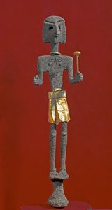 Foinikialainen taide: jumaluuden patsas hopeaa ja kultaa. 20. tai 19. vuosisadalla eKr. Ras Shamrasta (Ugarit tai Ougarit). Sun 28 cm National Museum of Aleppo, Syyria tekijältä Phoenician Phoenician