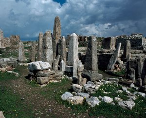 Obeliskien temppeli tekijältä Phoenician Phoenician