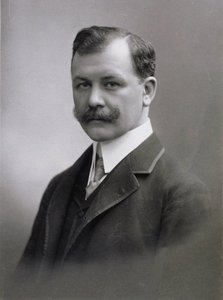 Muotokuva säveltäjä Franz Lehárista 1870-1948. tekijältä Photo studio C. Pietzner.