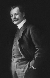 Muotokuva säveltäjä Franz Lehárista 1870-1948. tekijältä Photo studio E. Bieber.