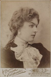 Anastasja Dmitrijevna Vyaltseva 1871-1913, 1890-luvun puoliväli. tekijältä Photo studio H. Rentz and F.