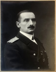 Aleksanteri Kolchakin muotokuva 1874-1920, 1909. tekijältä Photo studio H. Rentz and F.