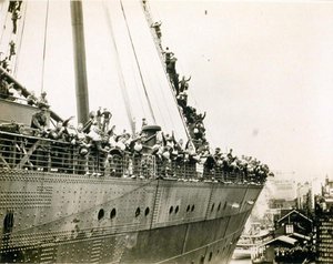Mauretania Sydneyssä, toukokuu 1940 (m/v kuva)