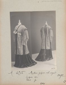 Albumisivu: House of Worth, Coat tekijältä Photographer French