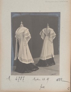 Albumisivu: House of Worth, Coat tekijältä Photographer French
