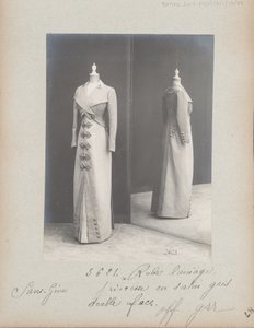 Albumisivu: House of Worth, Dress tekijältä Photographer French