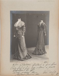 Albumisivu: House of Worth, Dress tekijältä Photographer French