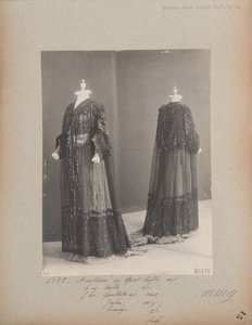 Albumisivu: House of Worth, Evening Coat tekijältä Photographer French