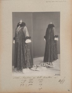 Albumisivu: House of Worth, Mantle tekijältä Photographer French