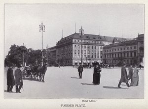 Berliini: Pariser Platz (m/w kuva) tekijältä Photographer German
