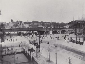 Charlottenburg, Hardenbergstrasse, Bahnhof Zoologischer Garten (m/w kuva) tekijältä Photographer German