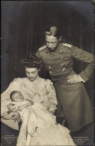 Herttuatar Cecilie ja Preussin Vilhelm, lapsi tekijältä Photographer German