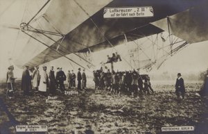 Zeppelin LZ III:n lento Berliiniin tekijältä Photographer German