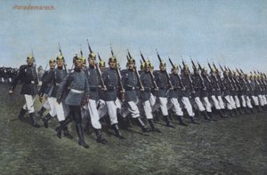 Saksan armeijan jalkaväen sotilaat marssivat paraatissa (kuva) tekijältä Photographer German