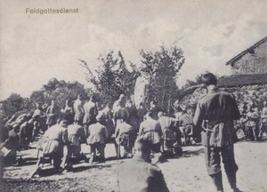 Saksan armeijan sotilaat osallistuvat ulkoilmakirkon jumalanpalvelukseen (m/w kuva) tekijältä Photographer German