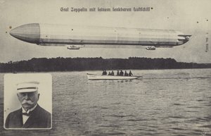 Graf Ferdinand von Zeppelin ja yksi hänen ilmalaivoistaan (m/v kuva) tekijältä Photographer German