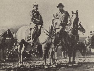 Saksan keisari Wilhelm II ja Yhdysvaltain presidentti Theodore Roosevelt katsomassa Saksan armeijaa liikkeissä tekijältä Photographer German