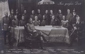 Saksan keisari Wilhelm II vanhempien saksalaisten sotilaskomentajien kanssa (m/v kuva) tekijältä Photographer German
