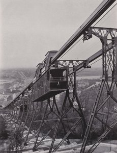 Loschwitz, riippurautatie (m/w kuva) tekijältä Photographer German
