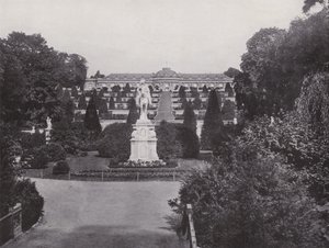 Potsdam, Frederick Suuren muistomerkki ja näkymä Sanssoucin palatsille (m/v kuva) tekijältä Photographer German