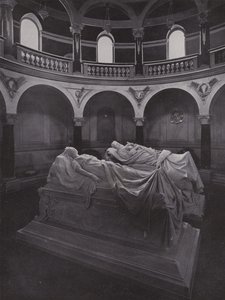 Potsdam, Rauhan kirkko, mausoleumi keisarin ja keisarinna Friedrichin sarkofageineen (m/v kuva) tekijältä Photographer German