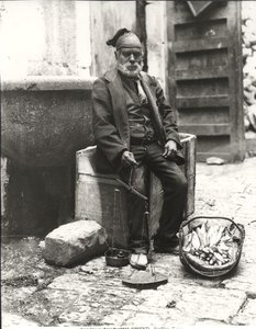 Kalamyyjä, "Life in Palermo" (m/w kuva) tekijältä Photographer Italian