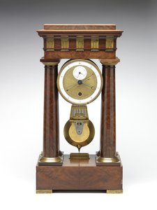 Desimaalikello, noin 1798-1805 (mänty, messinki ja emali).