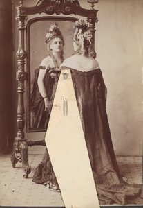 [Kreivitär de Castiglione], 1895. tekijältä Pierre Louis Pierson
