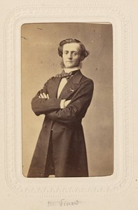  tekijältä Pierre Petit