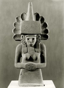 Centeocihuatl, maissin jumalatar, Huastecan, n. 1000-1250 (kalkkikivi) tekijältä Pre Columbian