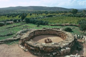 Italia, Sardinian alue, Alghero, Sassarin maakunta, Nuragic kompleksi Palmavera, kokousmajan rauniot tekijältä Prehistoric Prehistoric