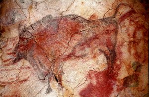 Esihistoria: "" biisoni levossa"" kalliomaalaus ylemmästä paleoliittikaudesta (Magdalenian) (välillä 16500-14000 vuotta sitten) kivikautinen biisoniluola, Altamira, Santander, Espanja tekijältä Prehistoric Prehistoric