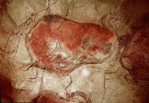 Esihistoria: "" biisoni levossa"" kalliomaalaus ylemmästä paleoliittikaudesta (Magdalenian) (16500-14000 vuotta sitten) kivikautinen biisoniluola, Altamira, Santander, Espanja - Esihistoria: biisoni levossa. kalliomaalaus, ylempi paleoliitti (Magdalenian)  tekijältä Prehistoric Prehistoric