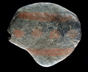 Esihistoria: maalattu kivi Azilian ajalta. 9000 eaa. Saint-Germain-en-Laye, kansallinen arkeologinen museo tekijältä Prehistoric Prehistoric