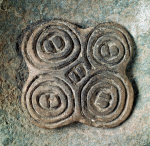 Esihistoria: sinetti tai sinetti (pintadera) spiraalin decoree Arene Candiden (Finale Liguria), Ligurian nekropolista. Keski neoliitti, kivikausi. Geenit, museo di archeologia ligure tekijältä Prehistoric Prehistoric