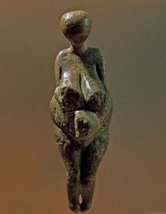 Esihistoria: Gravetti-naisen patsas Kostenkin alueelta (Voronežin alue). 30 000-25 000 eKr. Yläpaleoliitti, kivikausi. Pietari, Pietari Suuren antropologian ja etnografian museo, Venäjä tekijältä Prehistoric Prehistoric