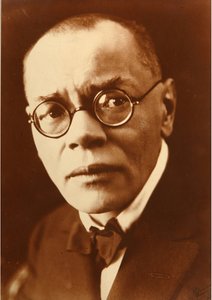 Muotokuva ulkoilmasta Aleksei Mihailovich Remizov (Aleksei, Aleksei) (1877-1957). Valokuvaaja Petr Ivanovich Shumov (1872-1936) tekijältä Pyotr Ivanovich Shumov