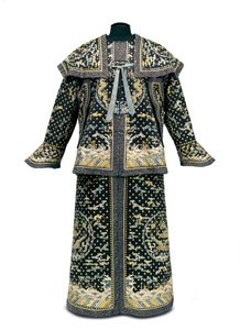 Harvinainen keisarillisen vartijan seremoniallinen univormu, Qianlong / Jiaqing-kausi (1736-1820) (silkkisatiini) (katso myös 992766-7) tekijältä Qing Dynasty Chinese School