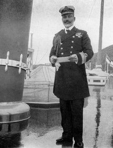 Kommodori Sir Archibald Milne 1855-1938, 1908. tekijältä Queen Alexandra
