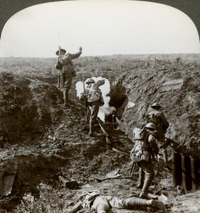Brittiläiset sotilaat hyökkäämässä Hindenburgin linjaa vastaan, ensimmäinen maailmansota, 1917-1918. tekijältä Realistic Travels Publishers