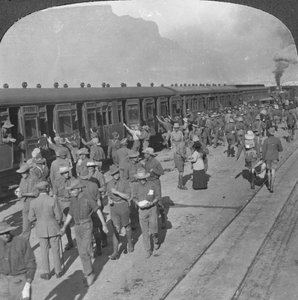 Wiltshire Riflesin sotilaat junassa, Kapkaupunki, Etelä-Afrikka, ensimmäinen maailmansota, c1915 tekijältä Realistic Travels Publishers