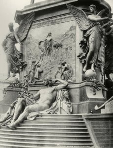 Berliini, Denkmal Kaiser Wilhelm I., Sockel tekijältä Reinhold Begas