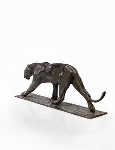 Pantteri kävelee, takajalka kohotettuna, n.1904 (patinoitu pronssi)